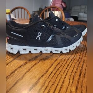 On Cloud 5...black And White 7.5 Womens!